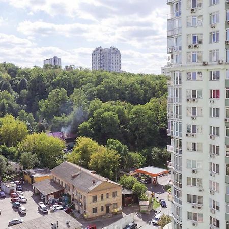 Navit Apartments With Breakfast, Near The Railway Station, The City Center And The Park Kiev Luaran gambar