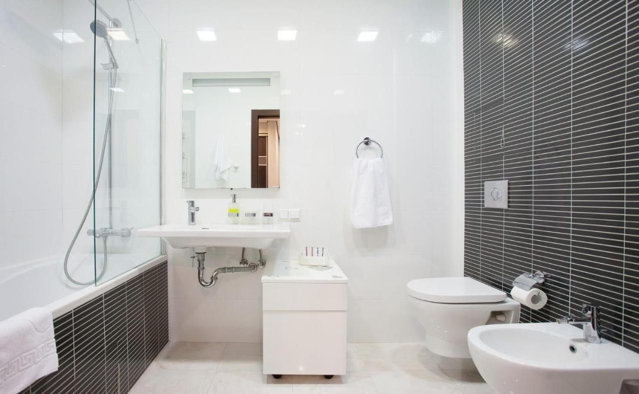Navit Apartments With Breakfast, Near The Railway Station, The City Center And The Park Kiev Luaran gambar