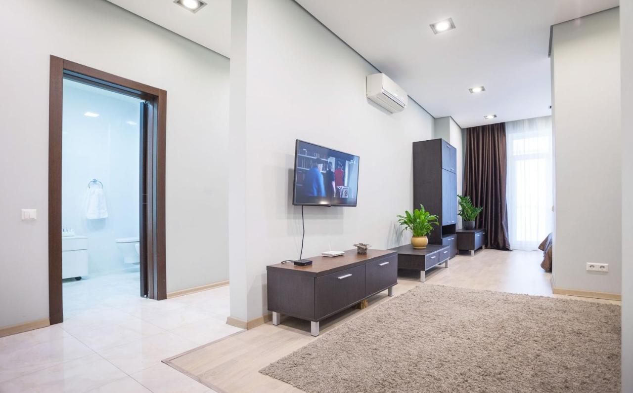 Navit Apartments With Breakfast, Near The Railway Station, The City Center And The Park Kiev Luaran gambar