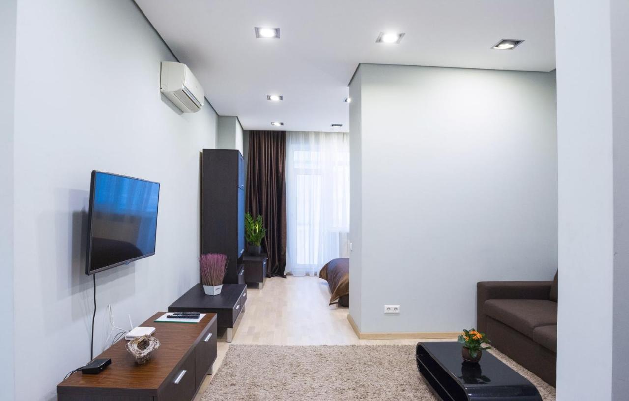Navit Apartments With Breakfast, Near The Railway Station, The City Center And The Park Kiev Luaran gambar
