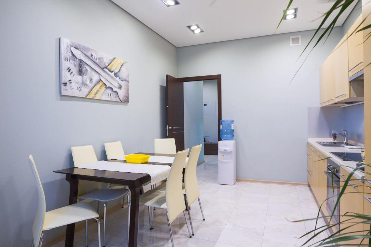 Navit Apartments With Breakfast, Near The Railway Station, The City Center And The Park Kiev Luaran gambar